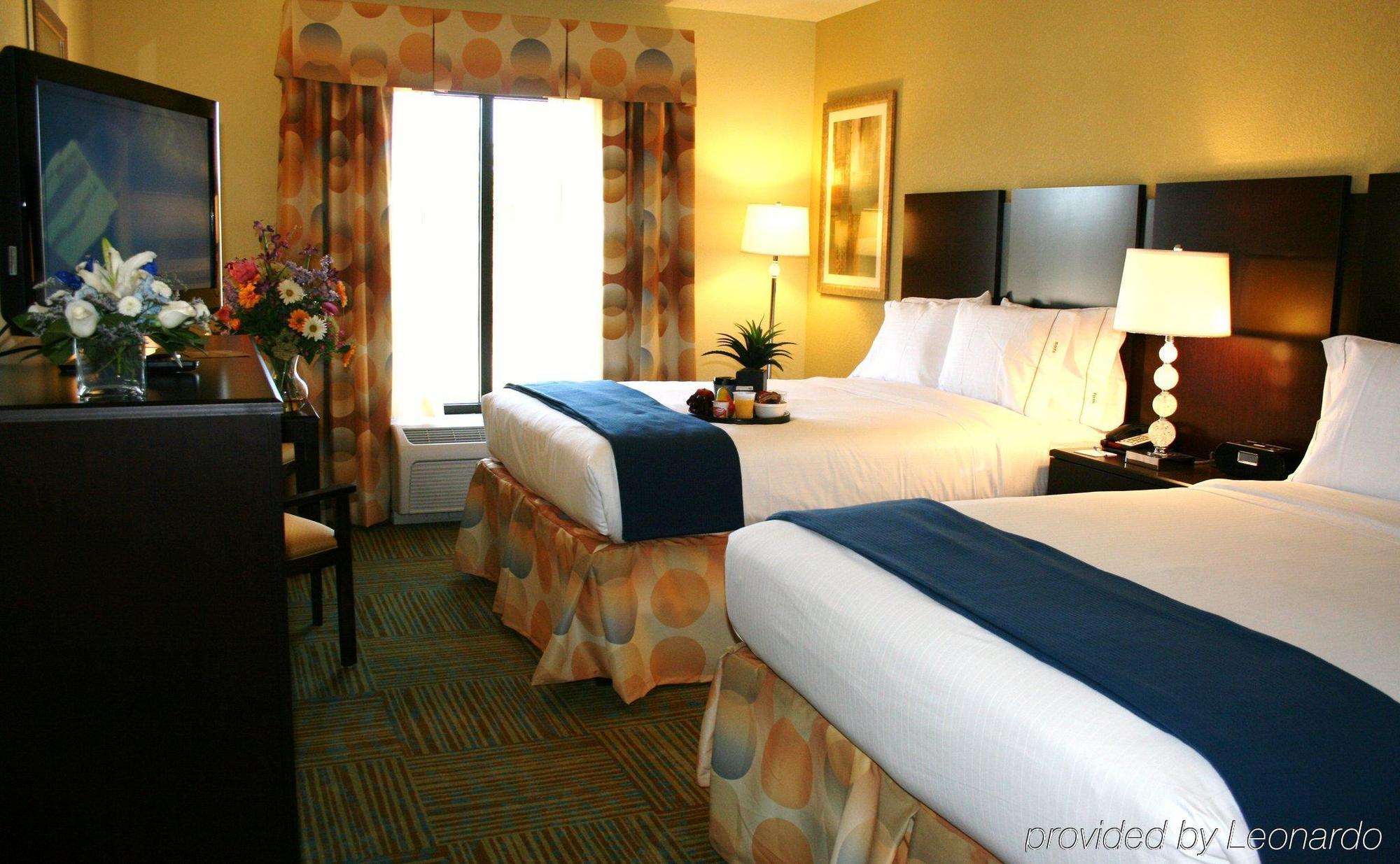 Holiday Inn Express Hotel & Suites Perry, An Ihg Hotel Room photo